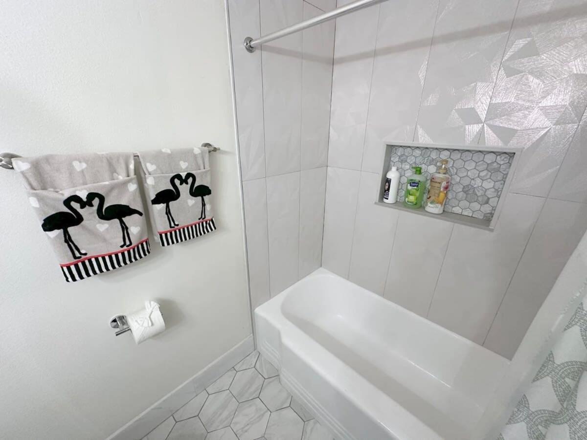 אנהיים Spacious Disneyland 5 Bedroom 4 Bath House With Game Room מראה חיצוני תמונה